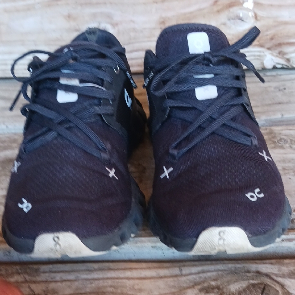 On Running Black Athletic Shoes with Breathable Mesh and Cushioned Sole - Picture 7 of 16
